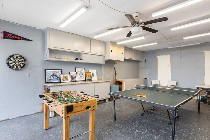 Vacation rental for 18 people, with yard and balcony in Pierce County