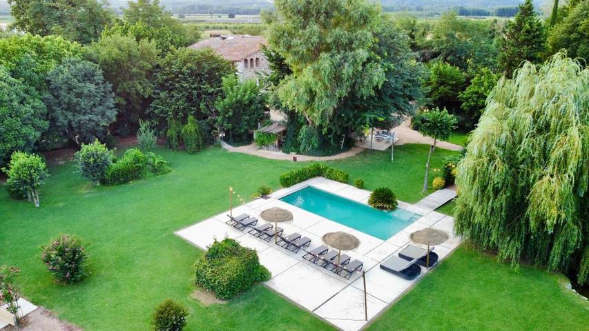 Location de vacances pour 4 personnes, avec Terrasse ainsi que Jardin et Piscine à Bordils