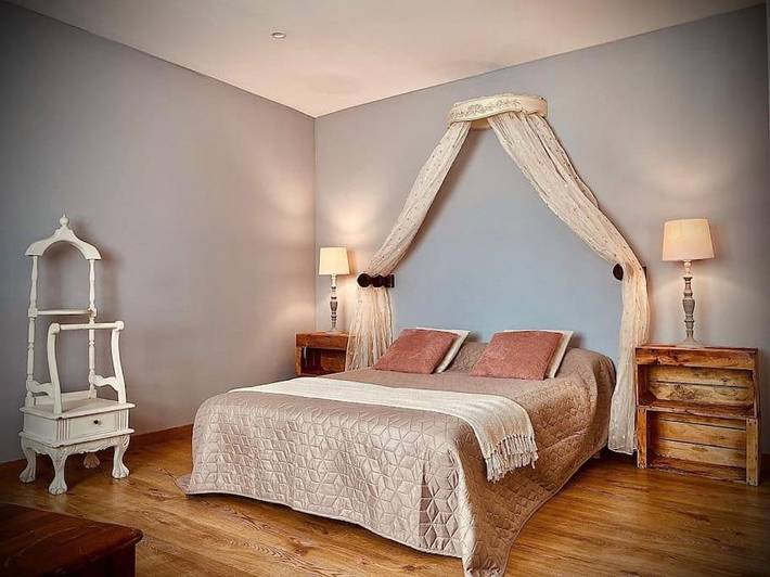 Location de vacances pour 12 personnes, avec jardin ainsi que vue et piscine à La Motte-du-Caire - 3