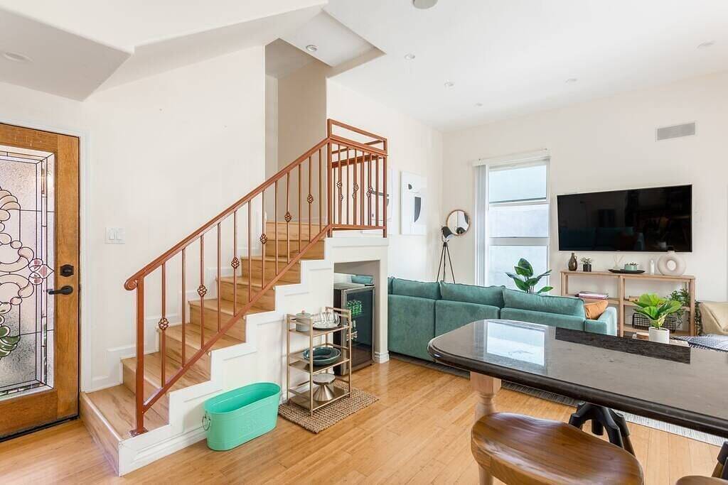 Ocean View Hot Tub Luxe House Steps to Sand in Hermosa Beach, Los Angeles County