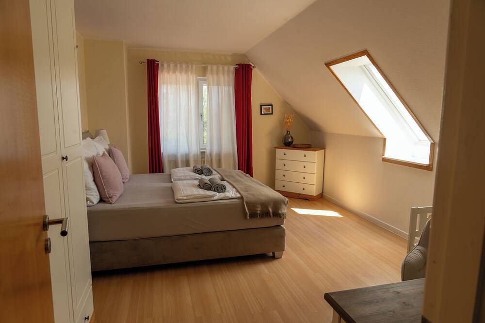 Vacation home for up to 12 people on the Baltic Sea / Bodden with rowing boat and sauna in Mesekenhagen, Vorpommern Greifswald