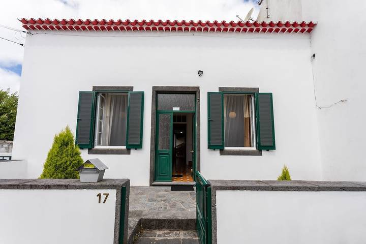Casa de férias para 4 pessoas, com terraço e jardim nos Açores