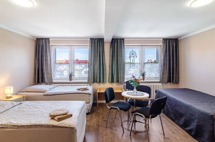 Ganze Wohnung, Ferienhaus "Alte Gärtnerei" Ferienwohnung Veronika mit Gemeinschaftsgarten und Wi-Fi in Leinefelde-Worbis, Region Eichsfeld