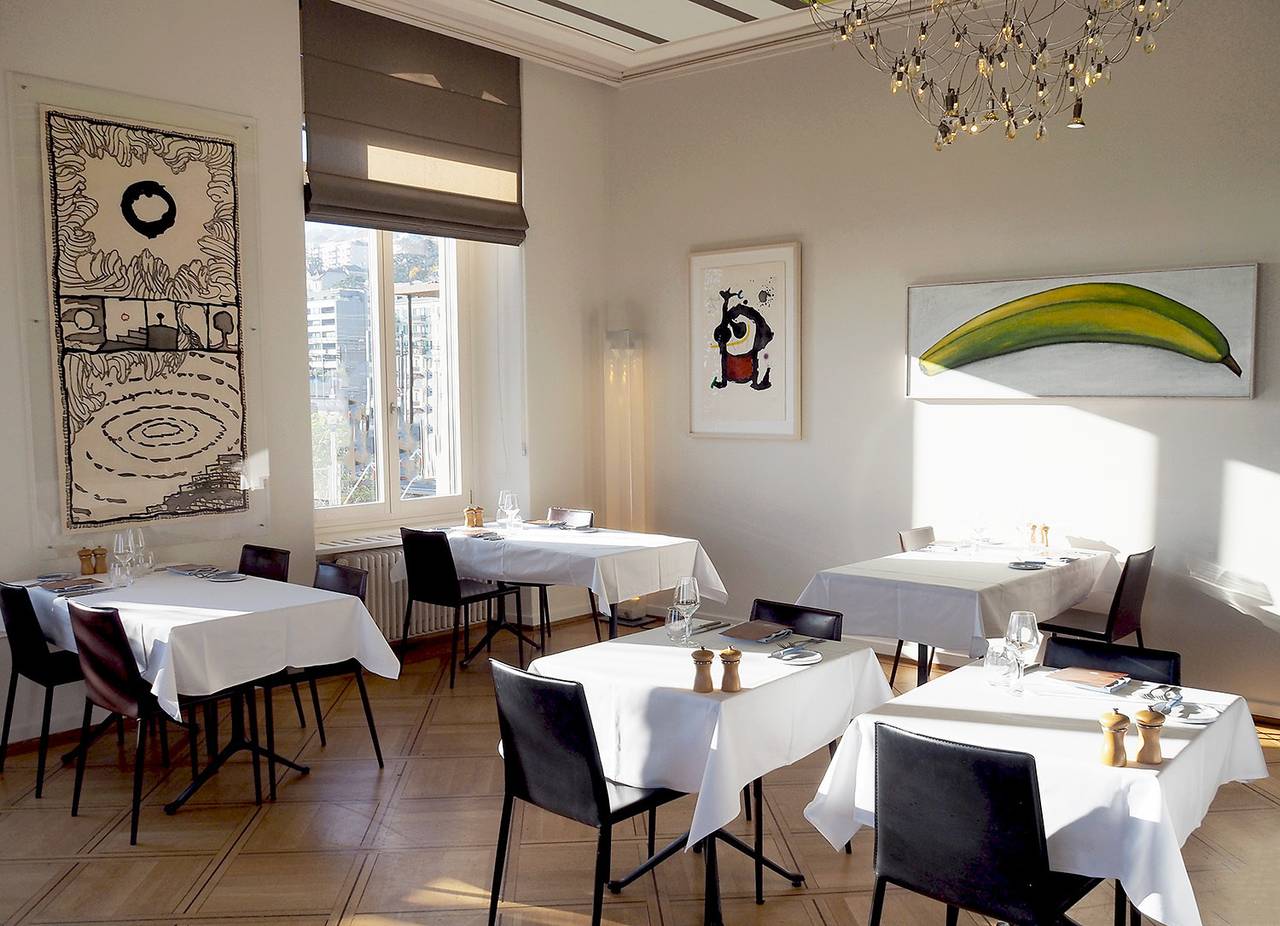 Hôtel Alpes et Lac - Chambre double lac - Annexe in Neuchâtel, Pays des Trois-Lacs