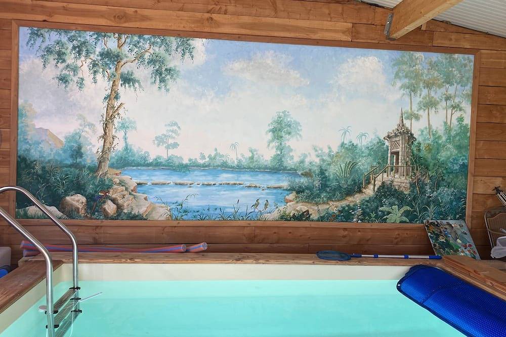 Stone house with indoor pool near the sea. in Bretteville-sur-Ay, Coutances und Umgebung
