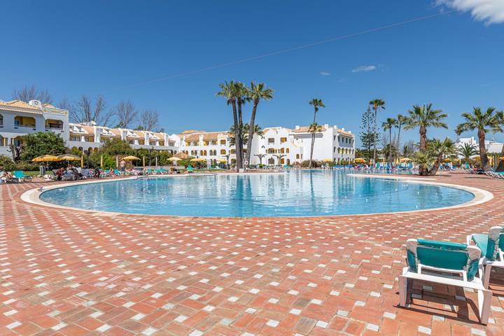 Gîte pour 5 personnes, avec piscine ainsi que jardin et balcon à Tavira - 2