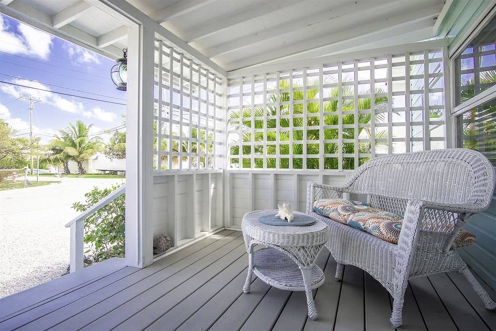 Conch Key Cottage 2 bed 1 bath home w/ramp access in Duck Key, Monroe County