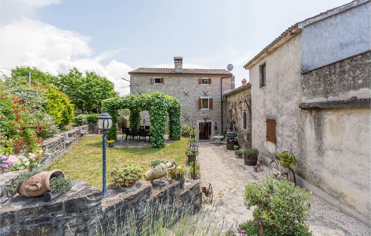 Ferienhaus für 10 Personen, mit Garten und Ausblick, mit Haustier