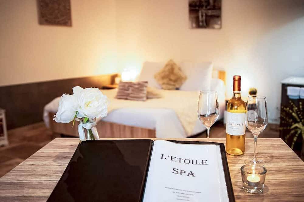 Gîte-L'Étoile Spa-Romántico-Bañera de hidromasaje-Vista al campo in Beynac-et-Cazenac, Périgord Noir