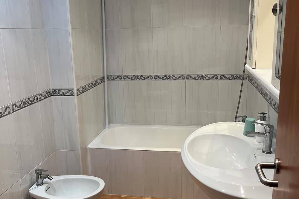 Entire apartment, Apartment located on the seafront with communal swimming pool in Cala d'Or, Santanyí