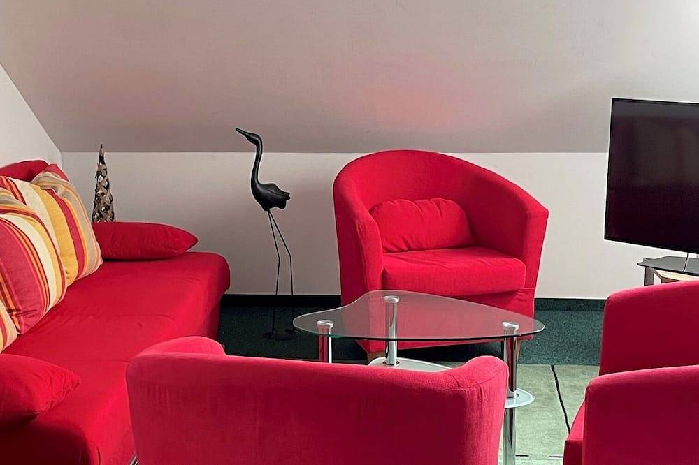 Ganze Wohnung, Ferienwohnung auf dem Weinhof | Mitten in den Weinbergen und Stadt nah in Stuttgart, Stuttgart Region