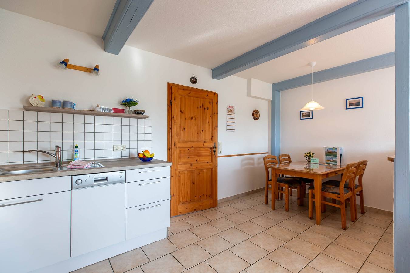Ganze Wohnung, Apartment 'Fewo Springflot' mit gemeinsamer Terrasse, gemeinsamem Garten und Wlan in Pellworm, Nordseeküste