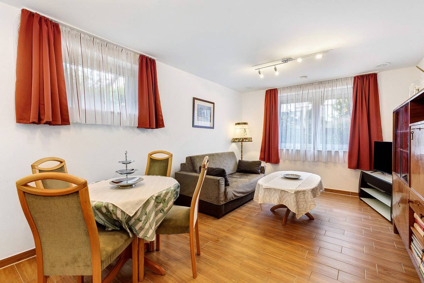 Ganze Wohnung, Ferienwohnung 'Julia's Ferienwohnung' mit privater Terrasse, privatem Garten und Wlan in Plötzin, Werder