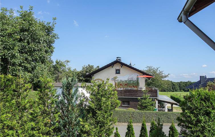 Ferienwohnung für 4 Personen, mit Terrasse und Garten sowie Ausblick in Jesberg