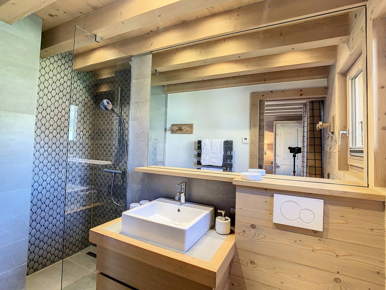 Appartement entier, Duplex neuf avec terrasse face au Mont Blanc, 3 chambres et mezzanine, à 3 km du centre de Combloux in Combloux, Pays du Mont-Blanc