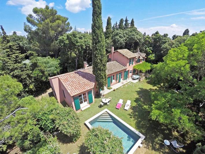Chambre d’hôte pour 2 personnes, avec piscine ainsi que vue et jardin à Villeneuve-lès-Avignon