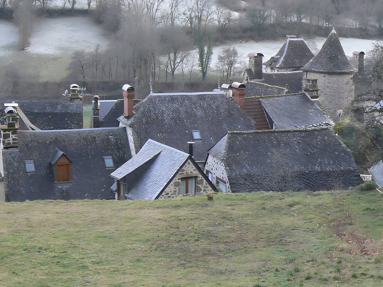 Charming Small Cottage for 2/3 Guests – La Chèvrerie in Saint-Vincent-de-Salers, Volcans d'Auvergne Regional Nature Park