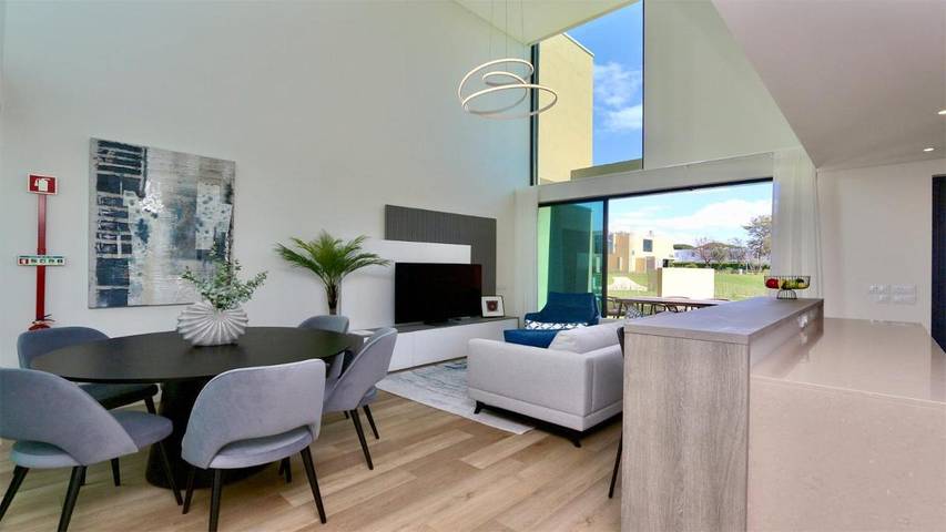 Maison d’hôte pour 6 personnes, avec piscine ainsi que jardin et terrasse à Quarteira