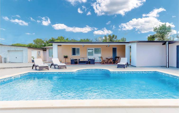 Ferienhaus für 6 Personen, mit Pool und Terrasse in Pula - 2