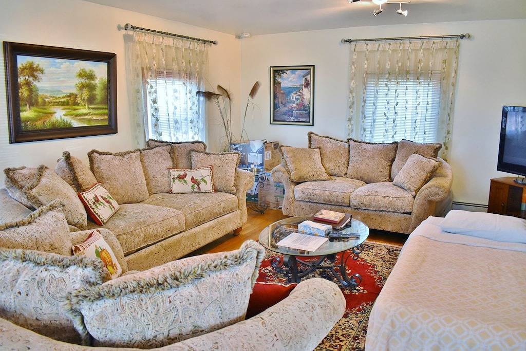 Ganze Wohnung, Schöne Wohnung-5 Betten-Parkplatz-Super Clean! in Boston, Massachusetts