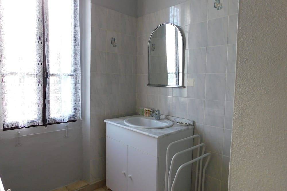 Mas provençal in wine-growing estate with swimming pool (11mx5m) in Saint-Alexandre, Nimes und Umgebung