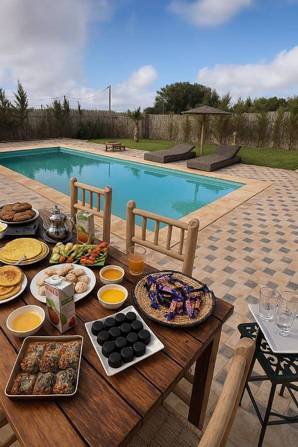 Location de vacances pour 9 personnes, avec piscine ainsi que jardin et terrasse dans Sidi Kaouki