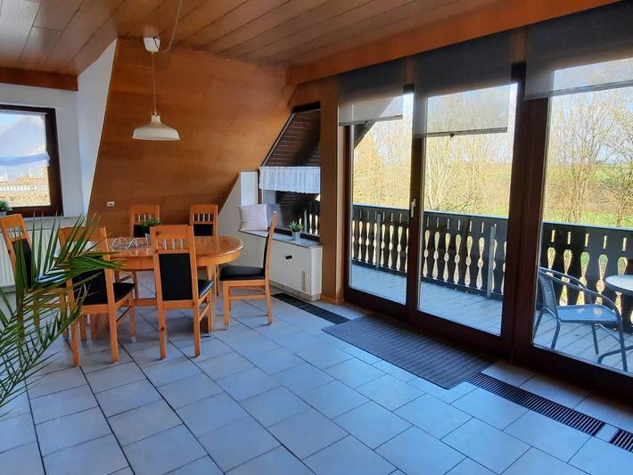 Ferienwohnung für 6 Personen, mit Balkon und Ausblick im Waldecker Land - 2