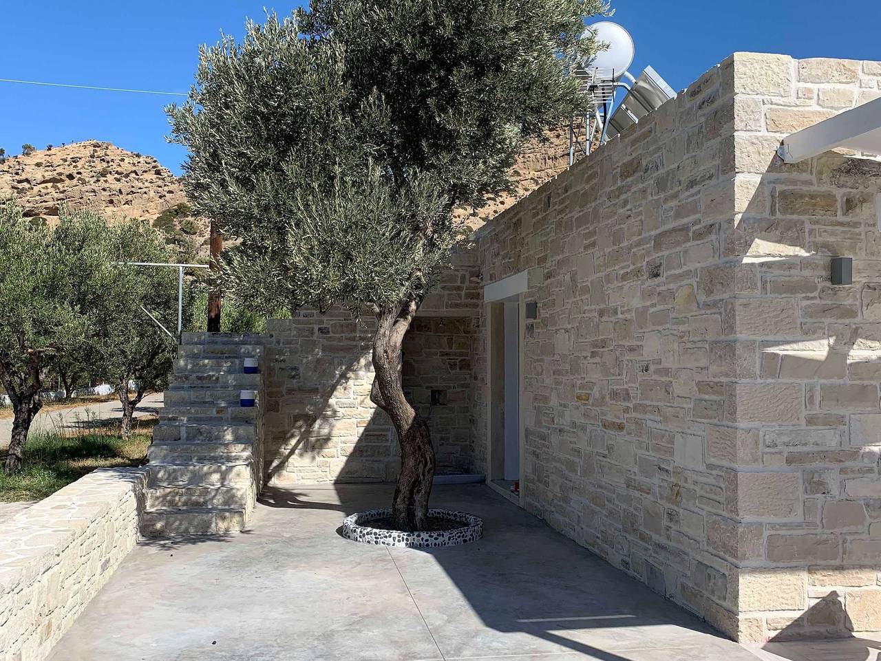 Ganze Ferienwohnung, The Olive House - Apartment im Olivenhain am Meer - Apartment im Olivenhain am Meer in Agia Galini, Rethymno und Umgebung