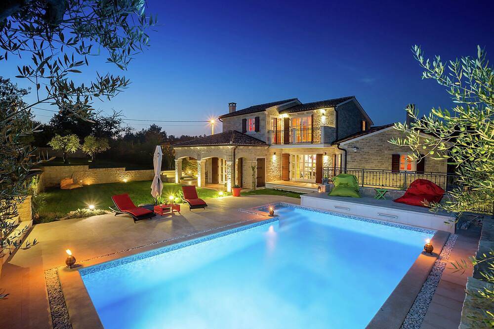 Villa bei Poreč mit Pool und Garten in Baderna, Zentralistrien