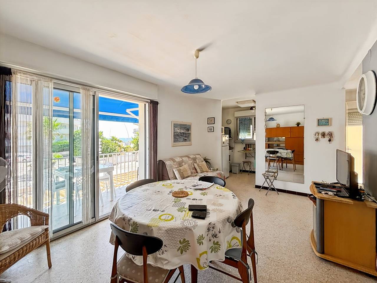 Entire apartment, Cozy 1-Bedroom Apartment for 4, 150m from Beach, Near Shops - Palavas-les-Flots in Palavas-les-Flots, Côte d'Améthyste