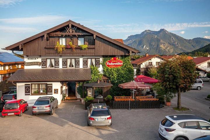 BnB für 4 Personen, mit Balkon und Terrasse sowie Garten und Ausblick am Chiemsee