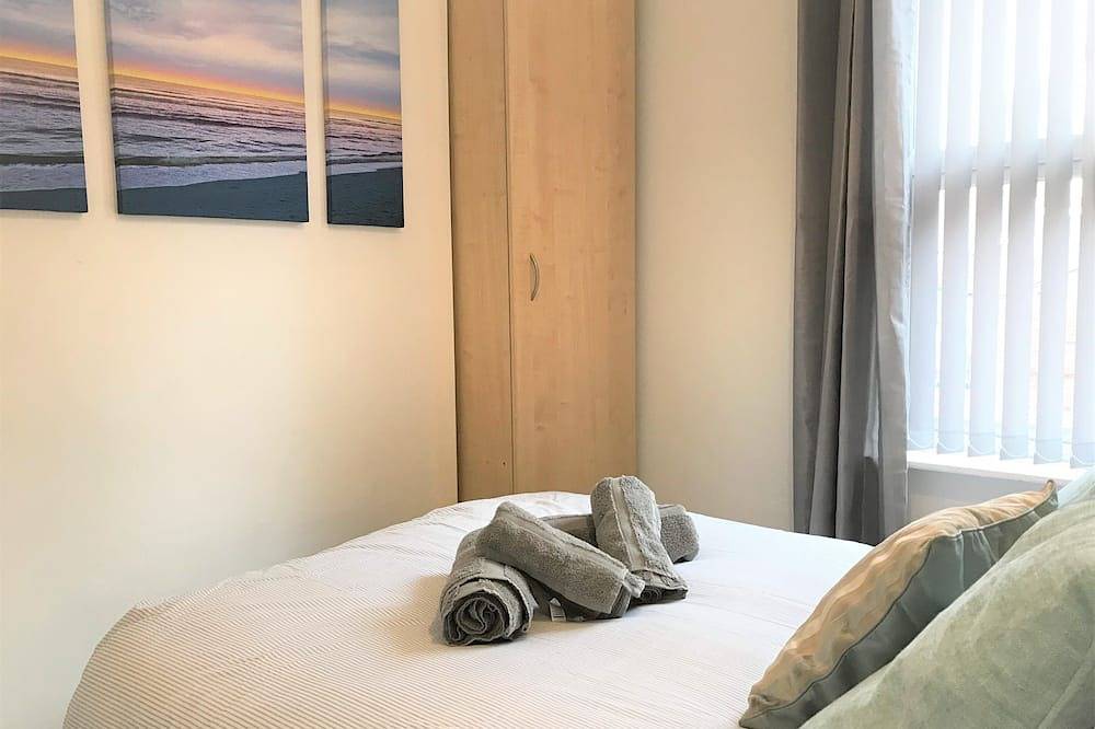 Central Wigan Welcoming Townhouse sleeps up to 6 in Wigan, Greater Manchester
