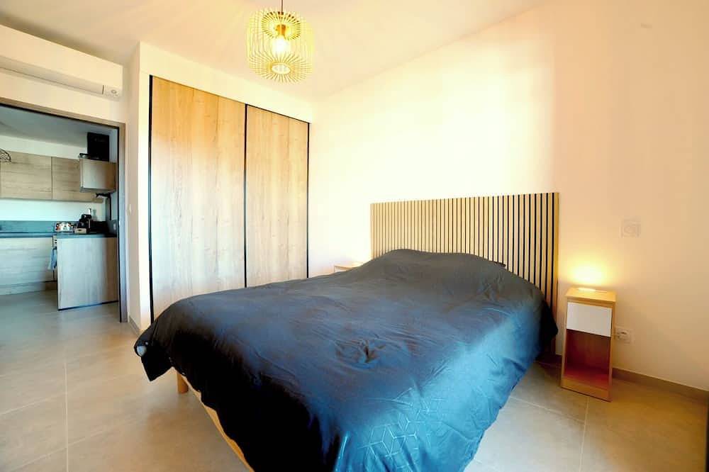 Entire apartment, T2 apartment close to all amenities 5 min from pinarello beach in Sainte-Lucie de Porto-Vecchio, Zonza