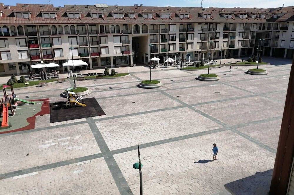 Precioso Duplex En Plaza De La Villa De Noja in Noja, Kantabrische Küste