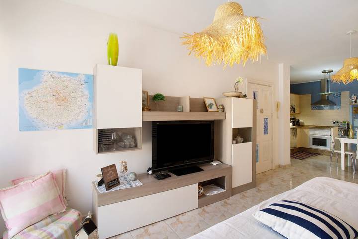 Hel lägenhet, Vacation Apartment 'Casa Siryo' with Mountain View, Private Terrace and Wi-Fi in Castillo del Romeral, San Bartolomé de Tirajana