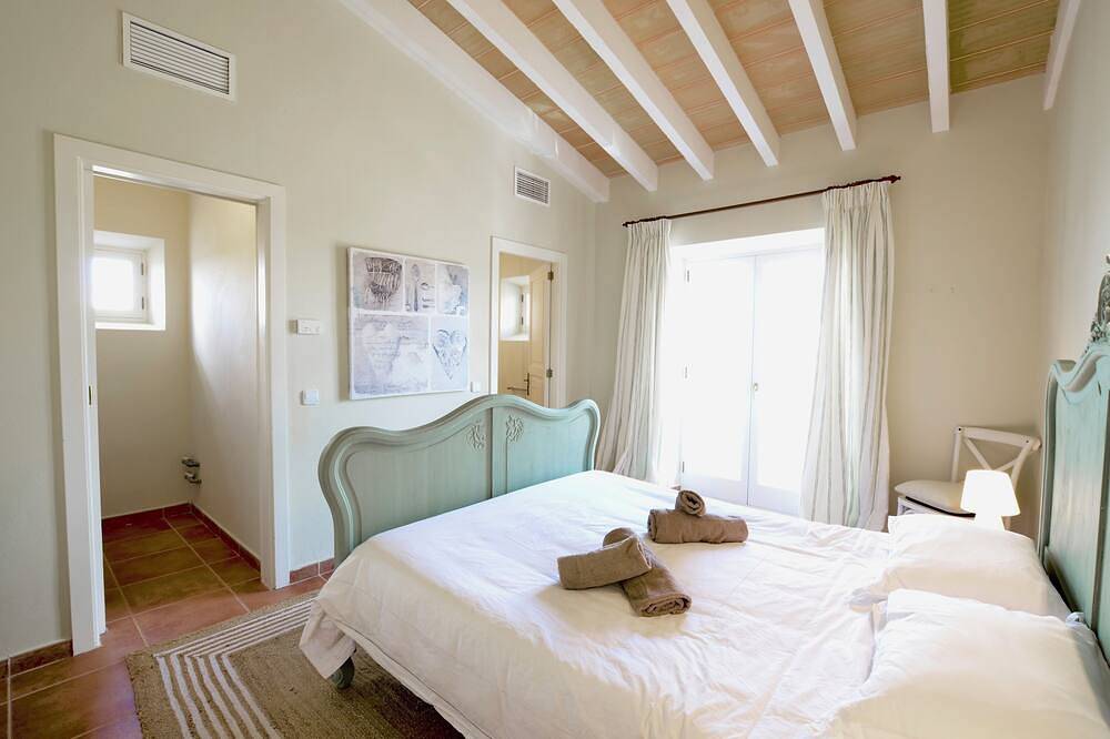 Finca Los Almendros near Santanyi with private pool, wifi and air conditioning in Santanyí, Mallorca Sur