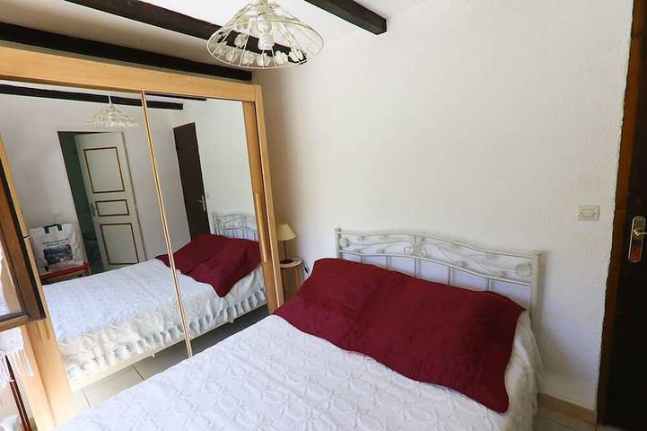 Location de vacances pour 2 personnes, avec jardin ainsi que jacuzzi et terrasse à Calvi - 3