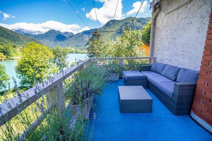 Villa für 6 Personen, mit Garten und Seeblick sowie Ausblick in Slowenien