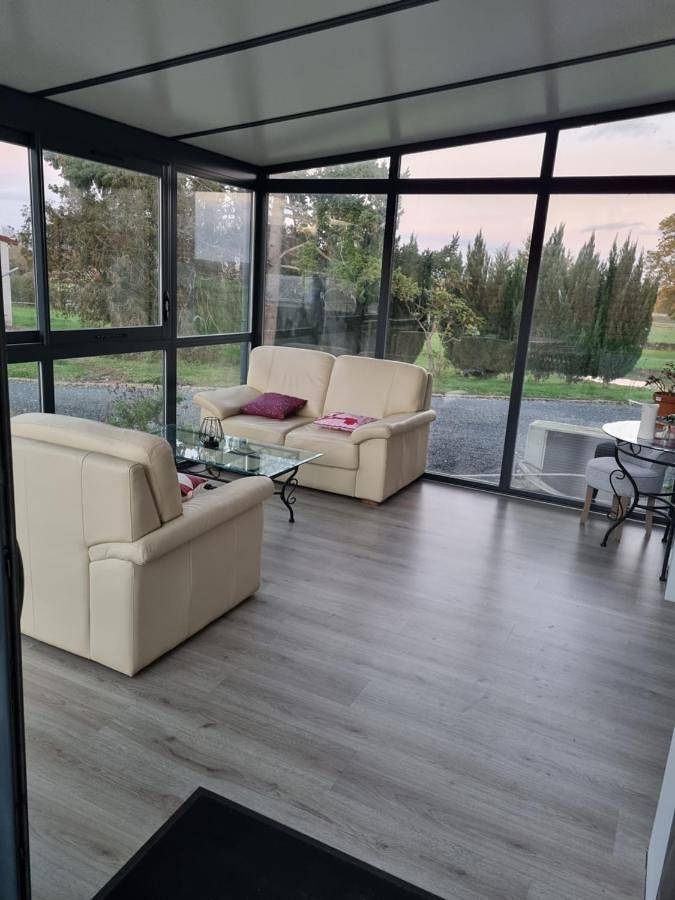 Cottage pour 2 personnes, avec terrasse à Chemilly