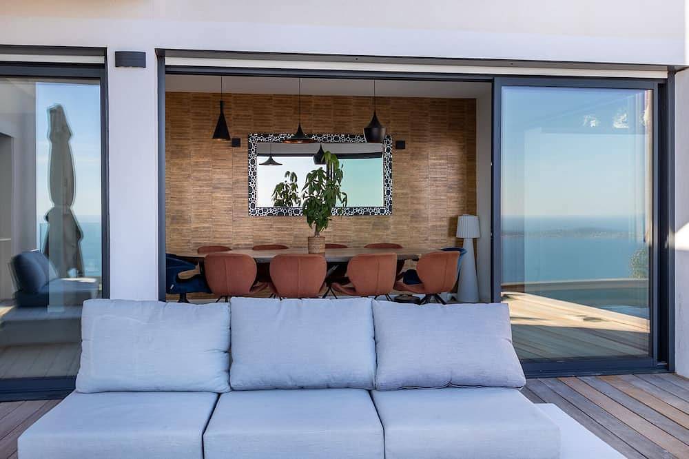 Villa de Prestige 5* vue Epoustouflante sur les Iles d'or-Clim-Piscine -8P-Calme in Carqueiranne, Côte méditerranéenne (France)