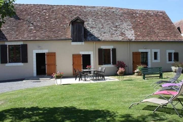 Gîte pour 14 personnes, avec Terrasse et Jardin