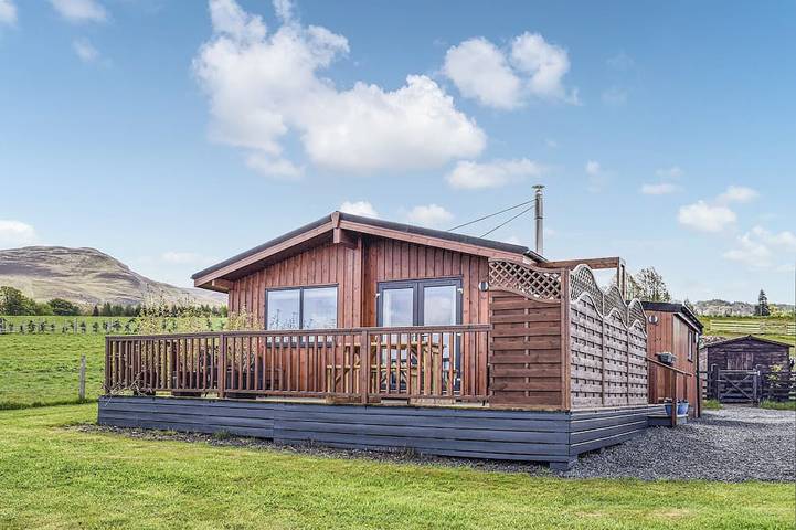 Log cabin for 4 people, with garden in Auchterarder