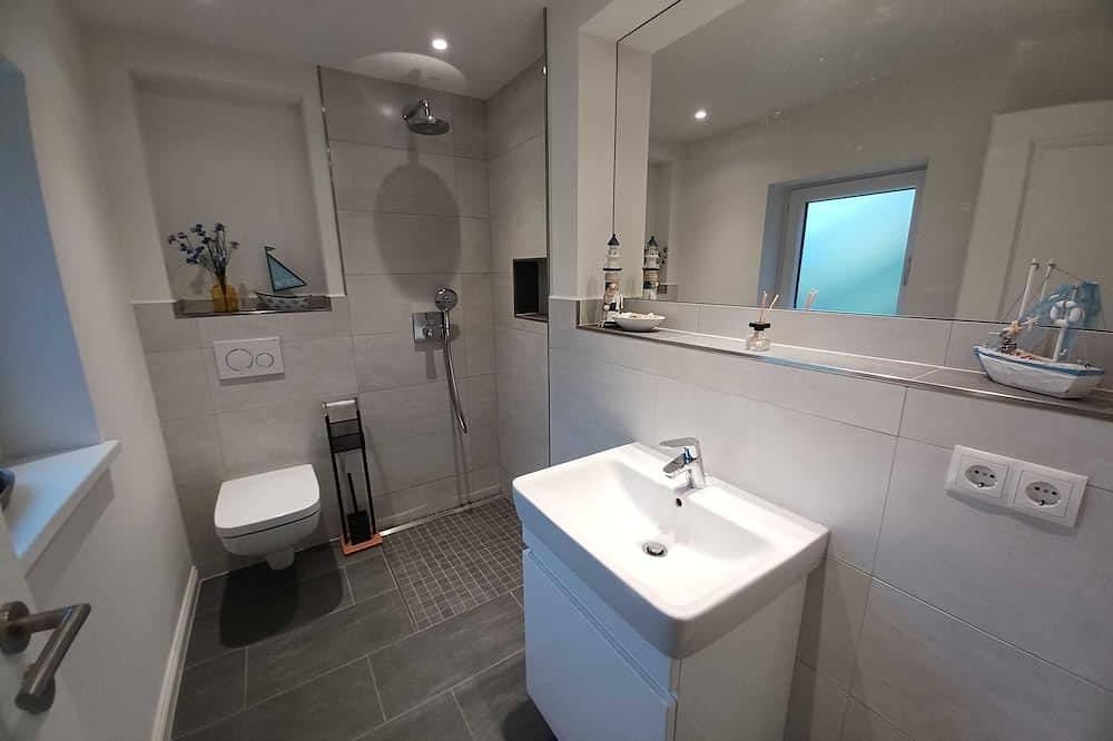 Ganze Wohnung, Haus 1795 Schwalbennest in Wustrow, Fischland