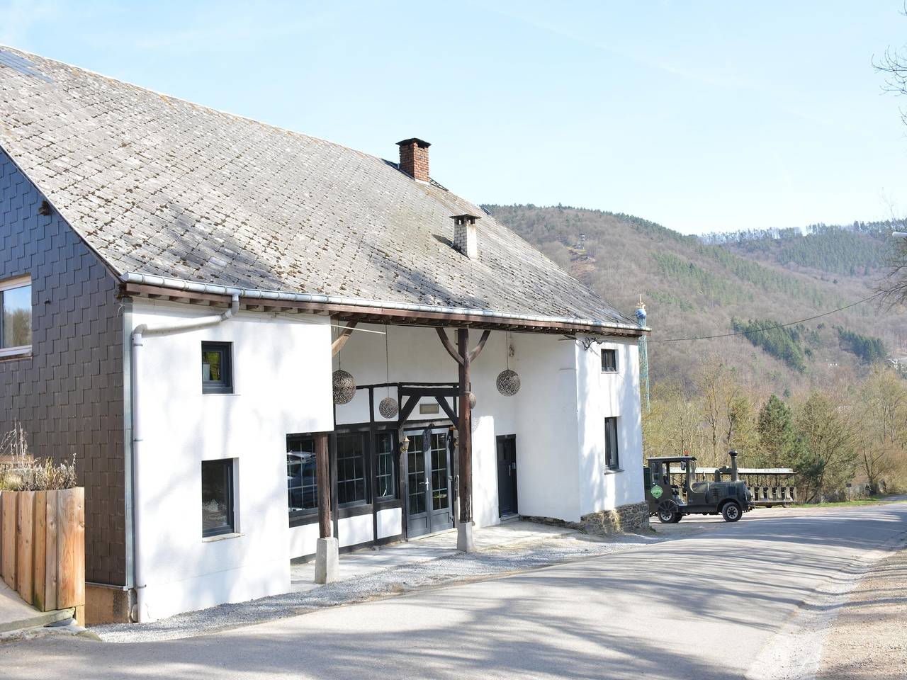 Apartment mit Seeblick, Sauna und Whirlpool in Grand Coo, Stavelot