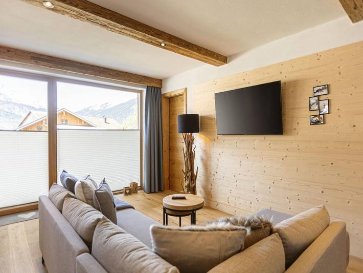 Ferienwohnung für 6 Personen, mit Balkon und Whirlpool sowie Terrasse und Sauna in Lermoos