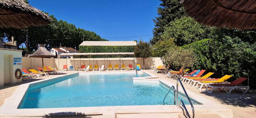 Mobil home pour 4 personnes, avec terrasse et piscine à Saint-Rémy-de-Provence - 3