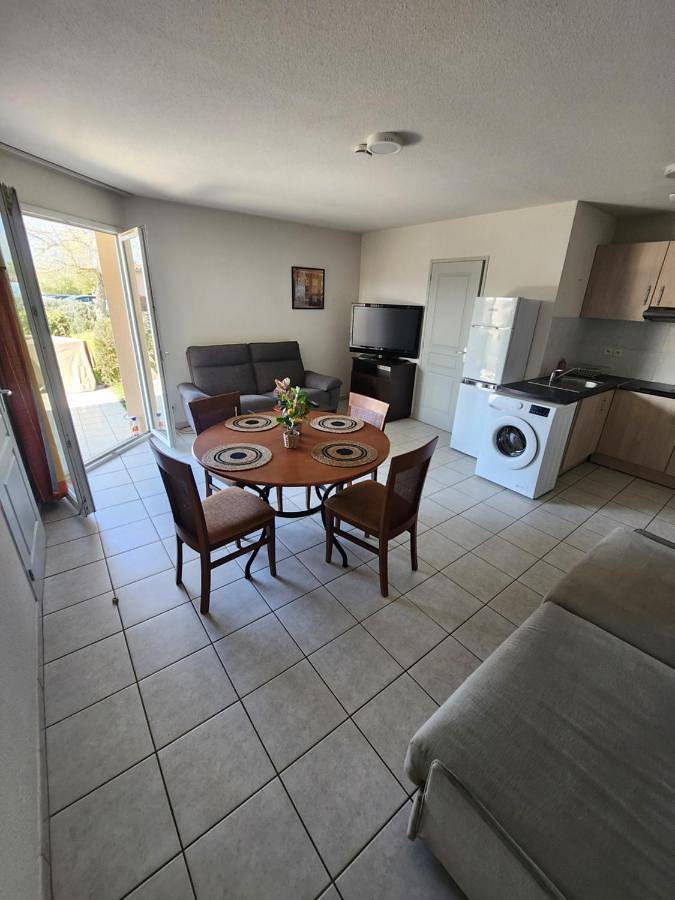 Location de vacances pour 4 personnes, avec terrasse et piscine à Châteauneuf-sur-Isère - 4