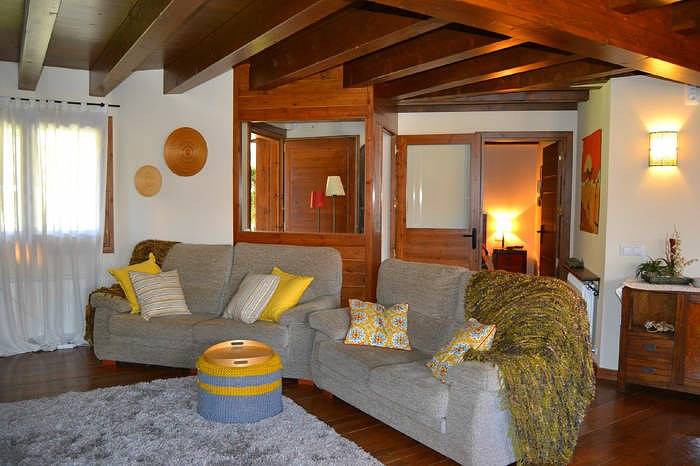 Entire holiday apartment, Ground Floor 3 rooms Pool, Fireplace, Garden & Wi-Fi in Queixans, Fontanals de Cerdanya