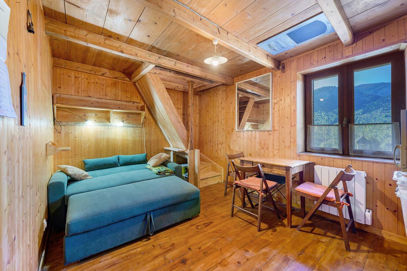 „Petit Chalet chez Gaston“ mit Bergblick, kostenlosem Wlan und Klimaanlage in Montaimont, Region Saint-Jean-de-Maurienne