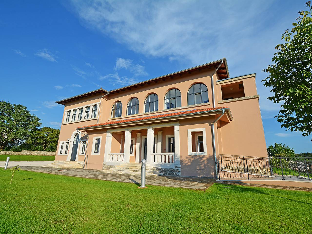 Old School House in Jakovici, Centraal Istrië